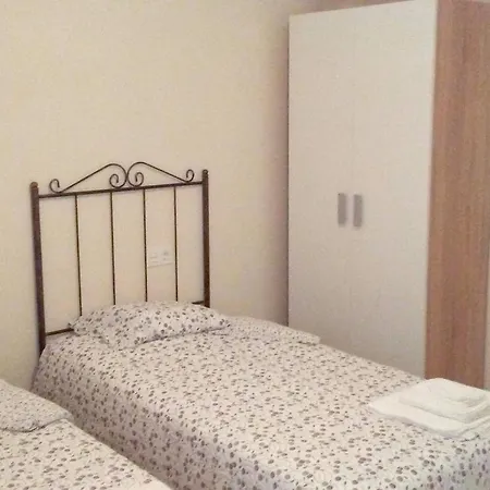Charming In 80 Sqm Garden Views Apartment Oviedo
